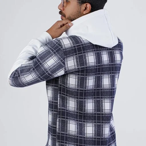 ⁦• عرض ( جاكيت جينز أزرق + سويتشيرت كاروهات ابيض * اسود )⁩ - الصورة ⁦2⁩