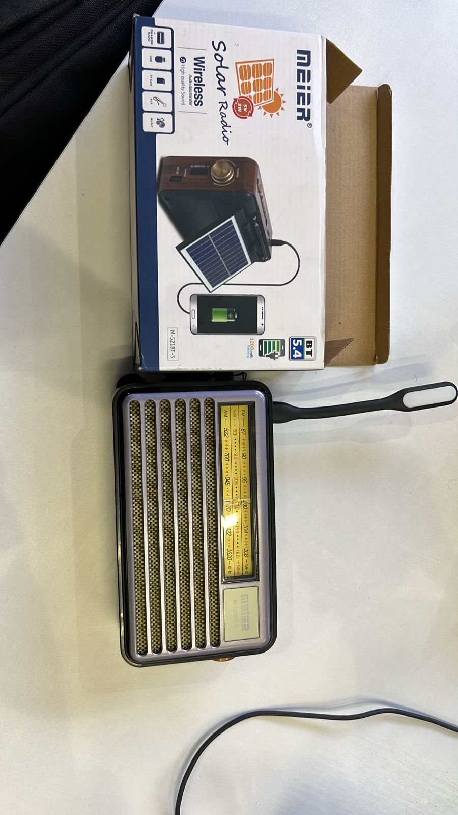 " راديو يعمل بالطاقة الشمسية" 1 " راديو يعمل بالطاقة الشمسية"